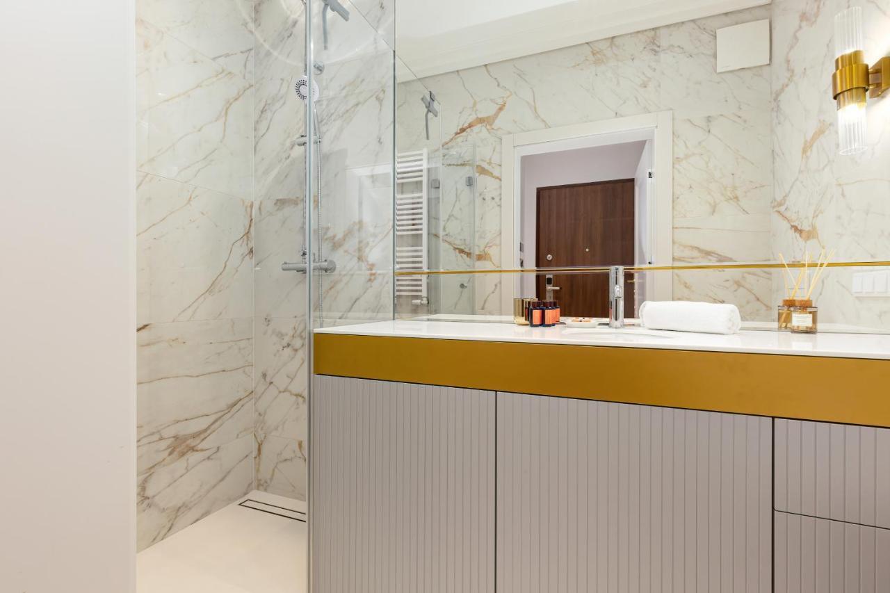 Mennica Residence Central Apartment By Renters Prestige Warsaw Ngoại thất bức ảnh
