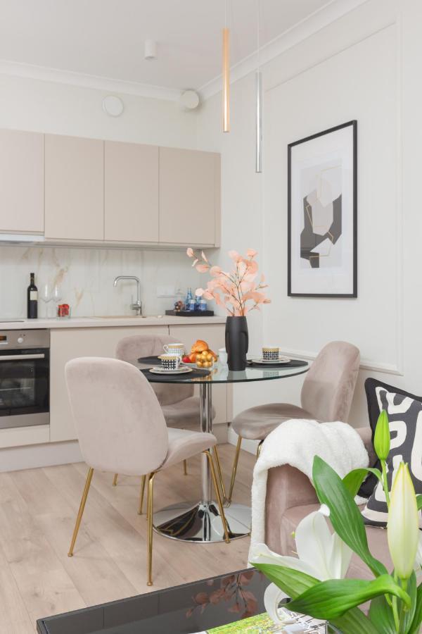 Mennica Residence Central Apartment By Renters Prestige Warsaw Ngoại thất bức ảnh