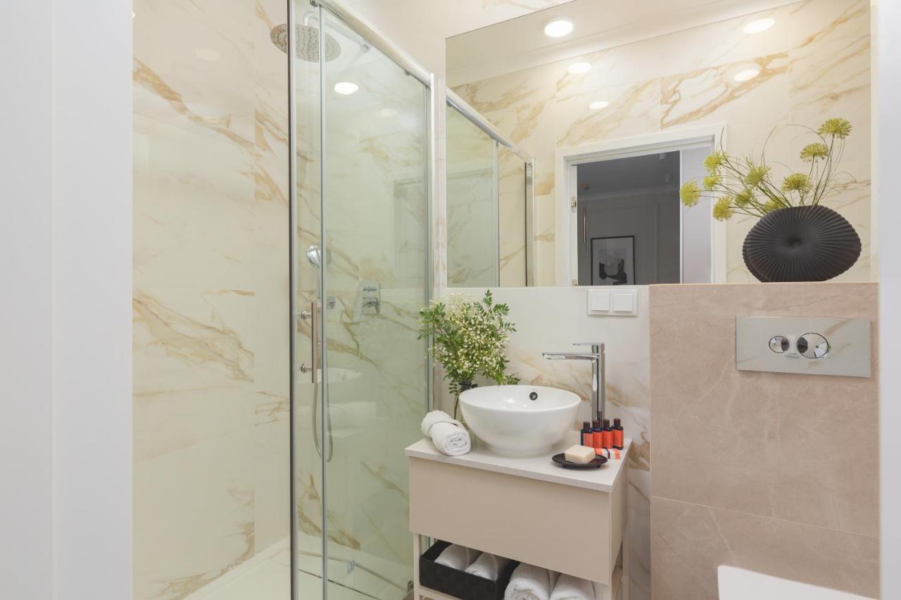 Mennica Residence Central Apartment By Renters Prestige Warsaw Ngoại thất bức ảnh