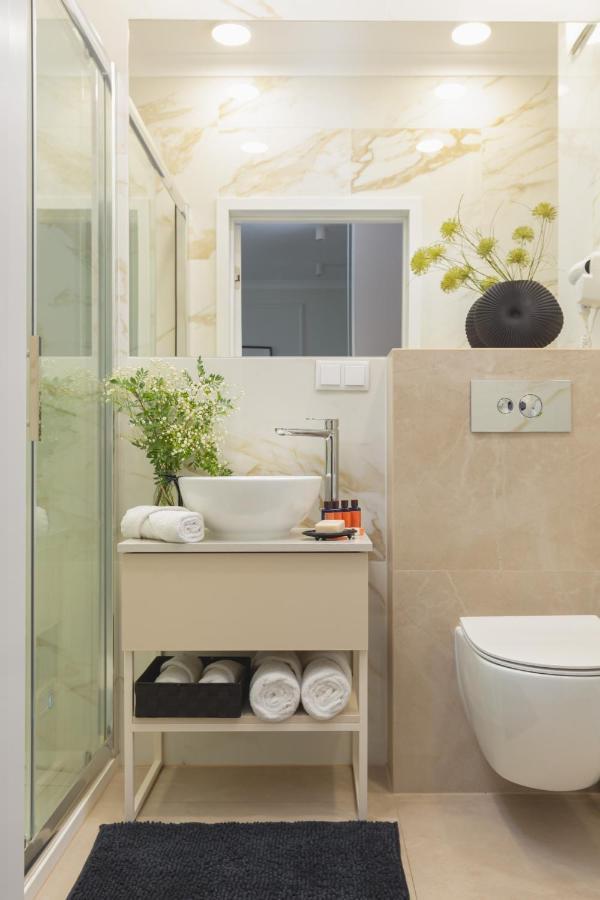 Mennica Residence Central Apartment By Renters Prestige Warsaw Ngoại thất bức ảnh